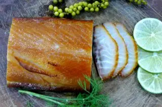 Cá Tầm xông khói (1kg)